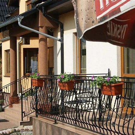 Pokoje Goscinne Gum-Bar Biskupice  Exterior foto